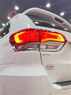 جیپ گراند شیرۆکی